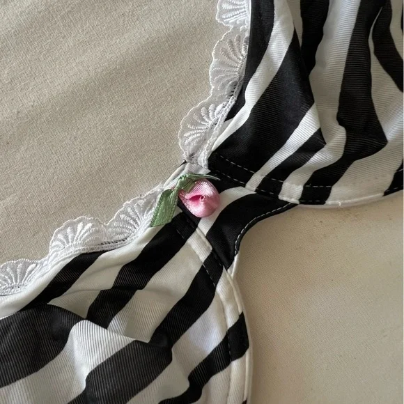 Vintage 90s Dolce & Gabbana Bra in Zebra Print w/ Logo - Picture 2 of 15